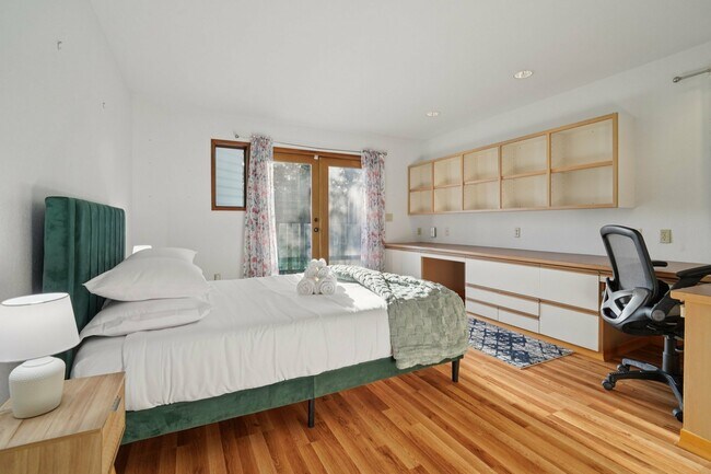 Foto del edificio - 5408 Sunset Ave