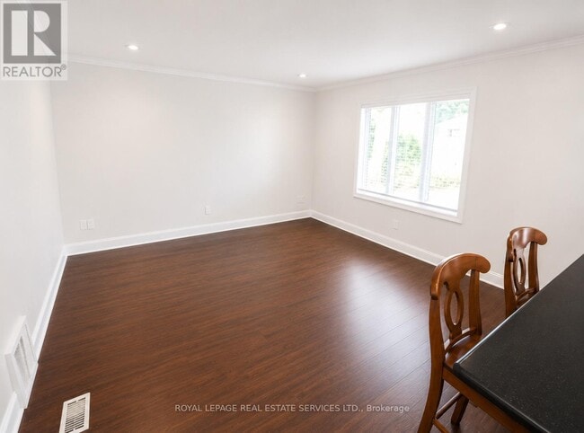 Building Photo - 132 Elmwood Rd