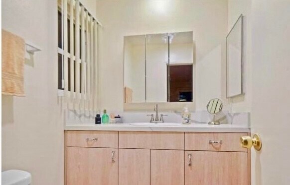 Foto del edificio - 22855 Vanowen St