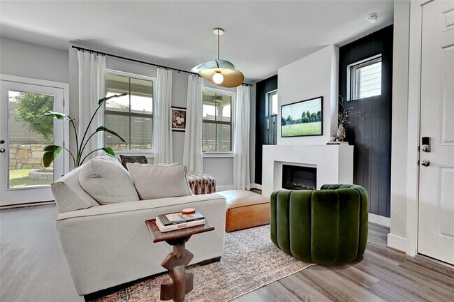 Foto del edificio - 7317 Travertine Spring Dr