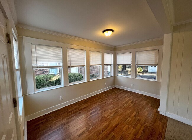 Foto del edificio - FOR RENT IN ARDMORE!!