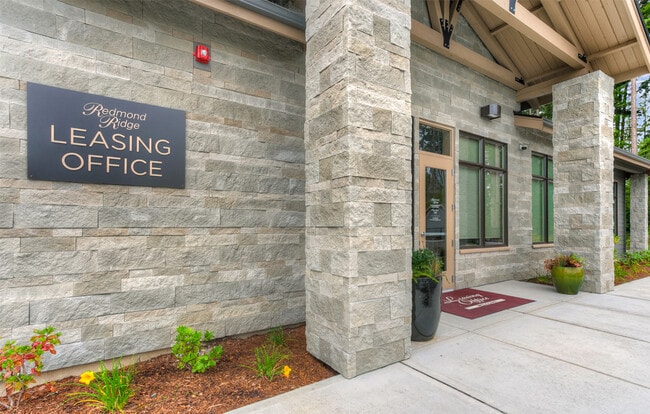 Building Photo - Redmond Ridge