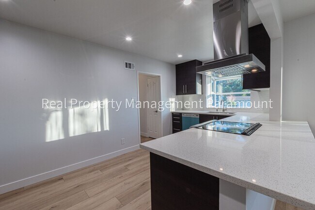 Building Photo - 18111 Marilla St