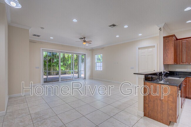 Foto del edificio - 17734 Evangeline Ave