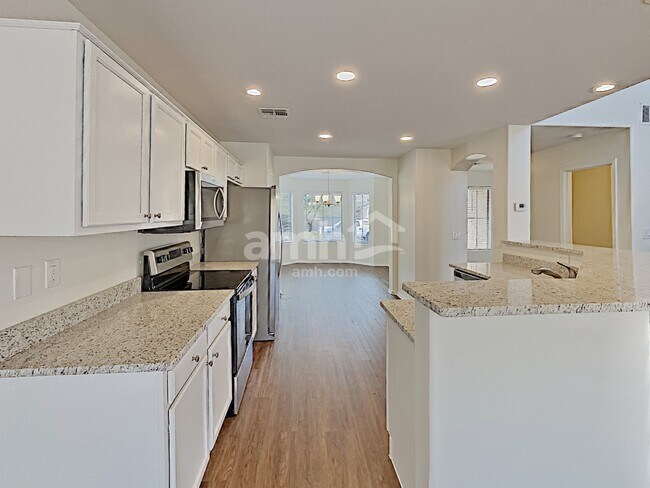 Building Photo - 16194 W Shangri La Rd