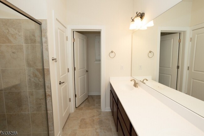 Foto del edificio - 203 Parkview Ln