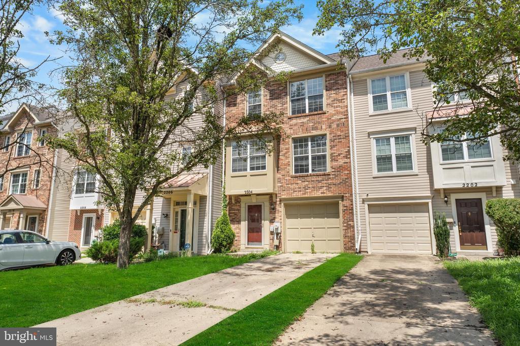 Primary Photo - 2204 Commissary Cir