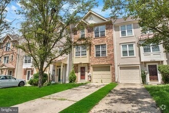 Building Photo - 2204 Commissary Cir
