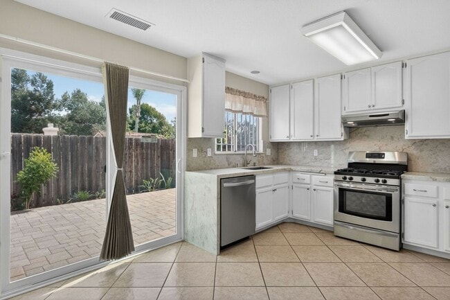 Building Photo - 2111 Rebecca Way