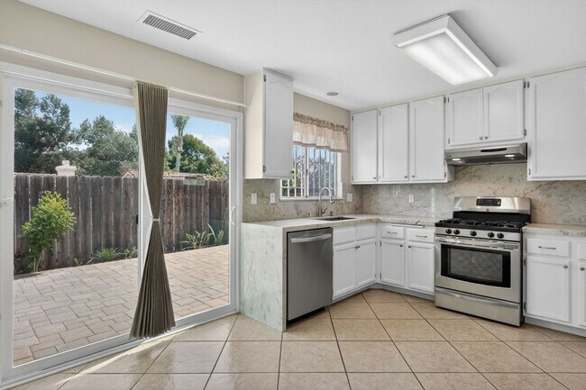 Foto del edificio - 2111 Rebecca Way