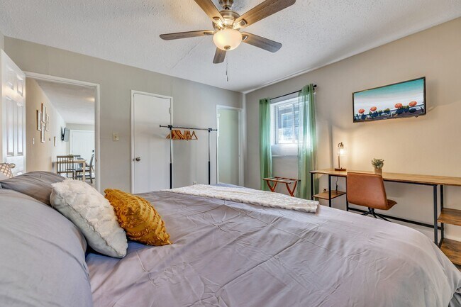 Foto del edificio - 1329 Walker Ave