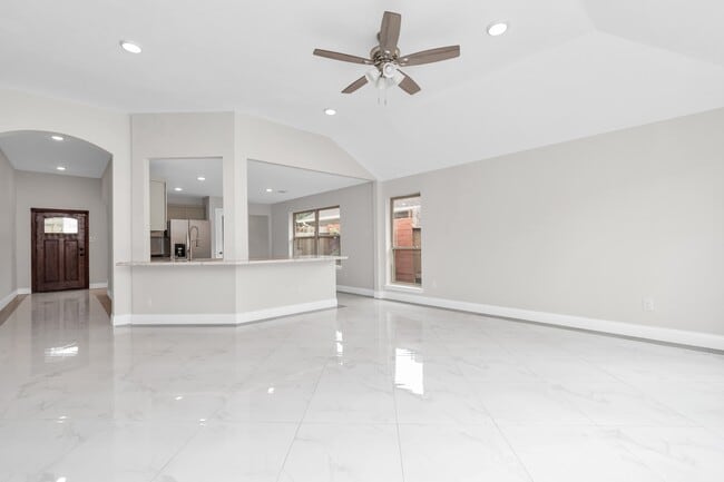 Building Photo - 3523 Colleen Woods Cir