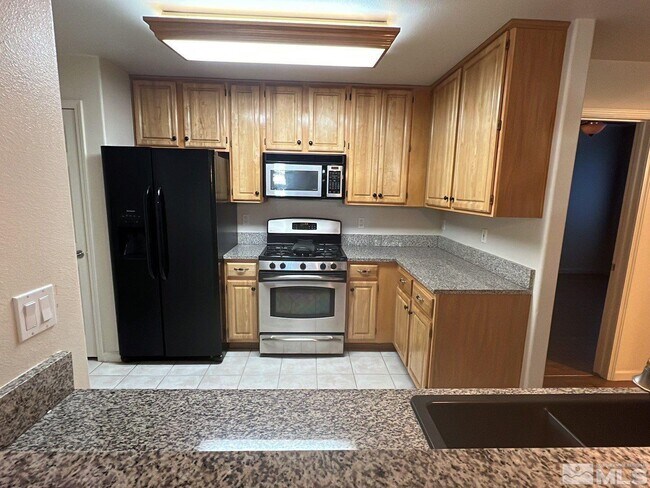 Foto del edificio - 900 S Meadows Pkwy