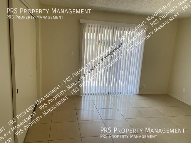 Foto del edificio - 1532 E El Parque Dr
