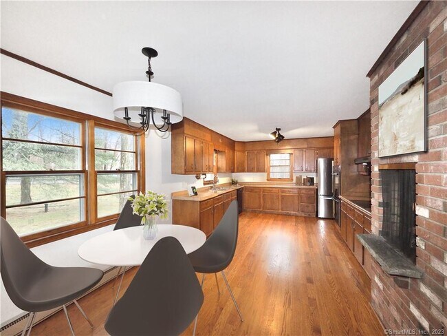 Foto del edificio - 2850 Long Ridge Rd