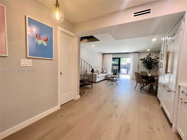 Building Photo - 3220 W Trade Ave