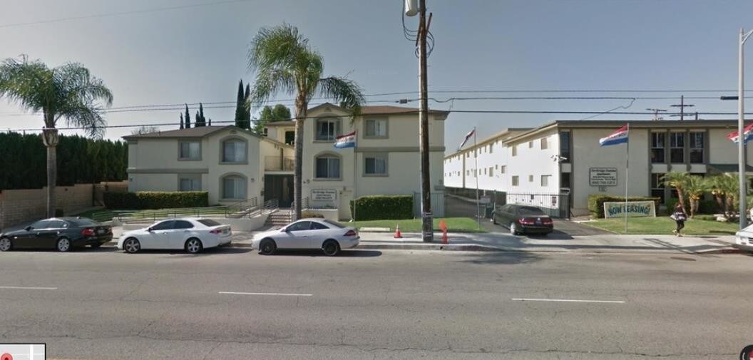 Primary Photo - 18557 Plummer St