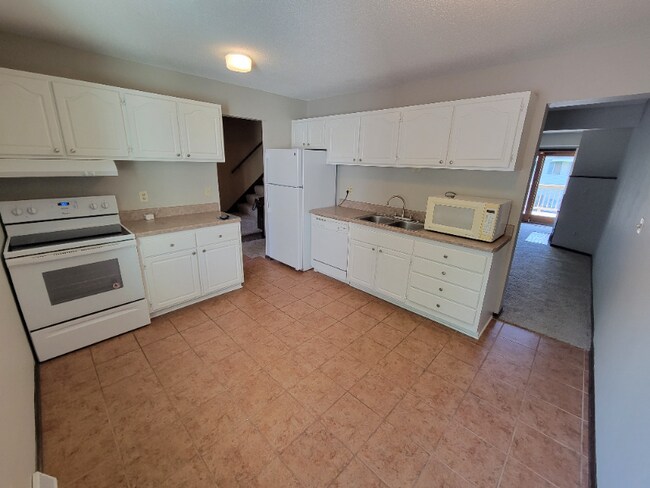 Building Photo - 2351 Dorland Pl