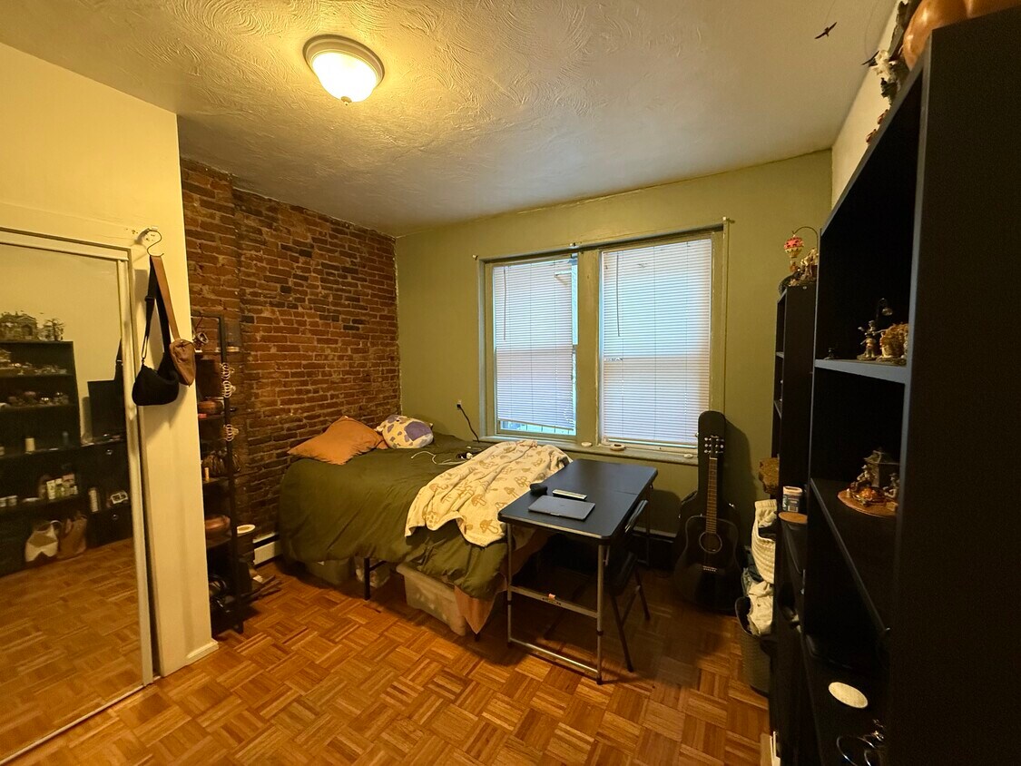 Primary Photo - 46 Anderson St