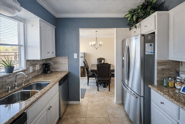 Foto del edificio - 8223 Swan Meadow Ln