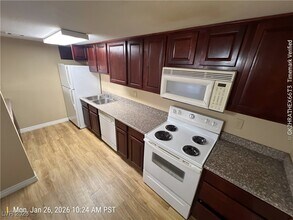 Building Photo - 5242 River Glen Dr