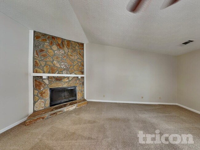 Foto del edificio - 3406 Owens Pass NW