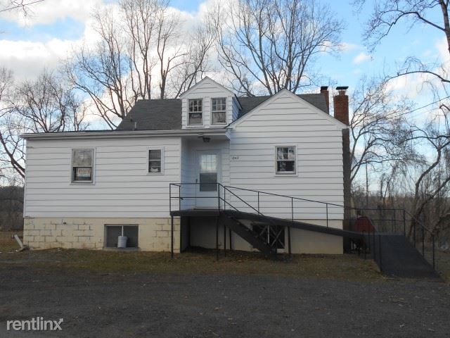 Primary Photo - 1342 Seven Oaks Ln