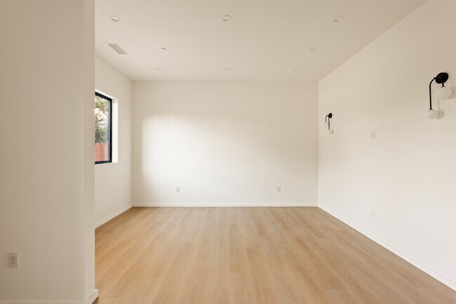 Foto del edificio - 17850 Saticoy St