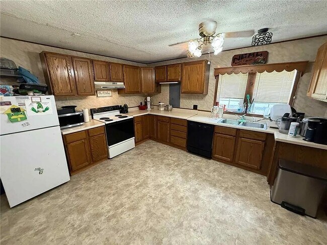 Foto del edificio - 415 W 9th St