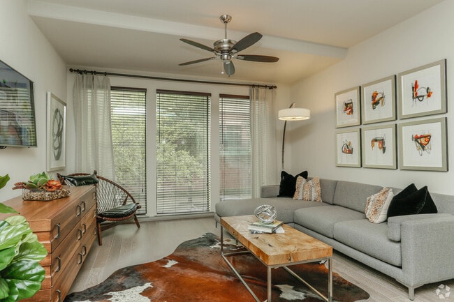Building Photo - Downtown High-Rise Living – 1 Month Free +...