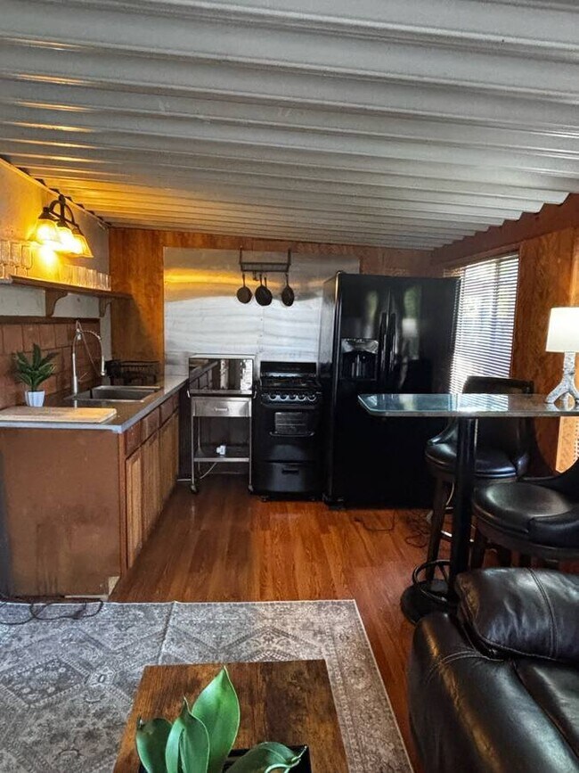 Foto del edificio - 487 Lado De Loma Dr