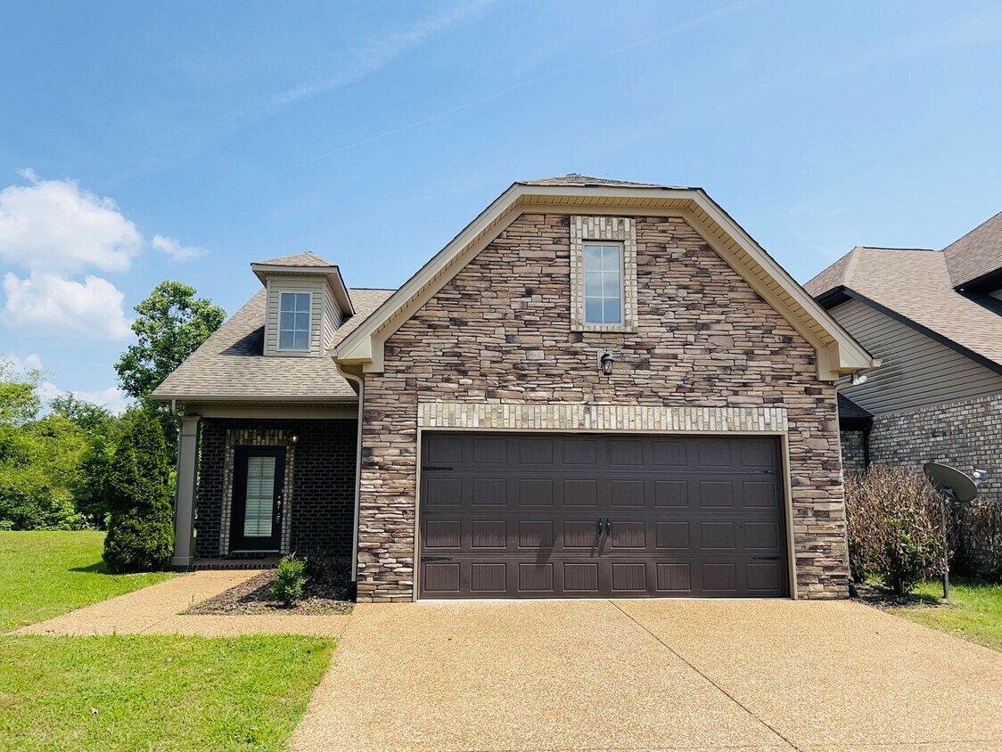 Foto principal - Walking Distance to Station Camp Schools