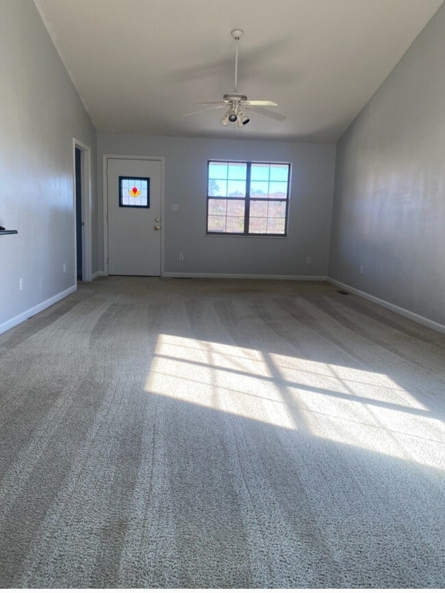 Building Photo - 2062 Kidwell Ridge Rd