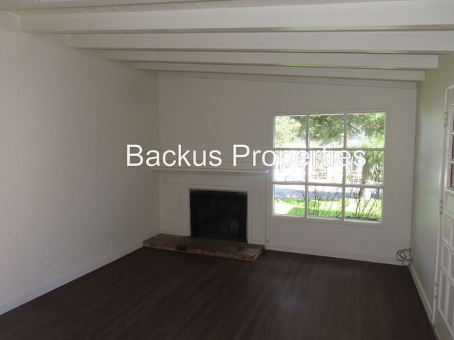 Building Photo - Two Bedroom Home in Beautiful Pacific Grove
