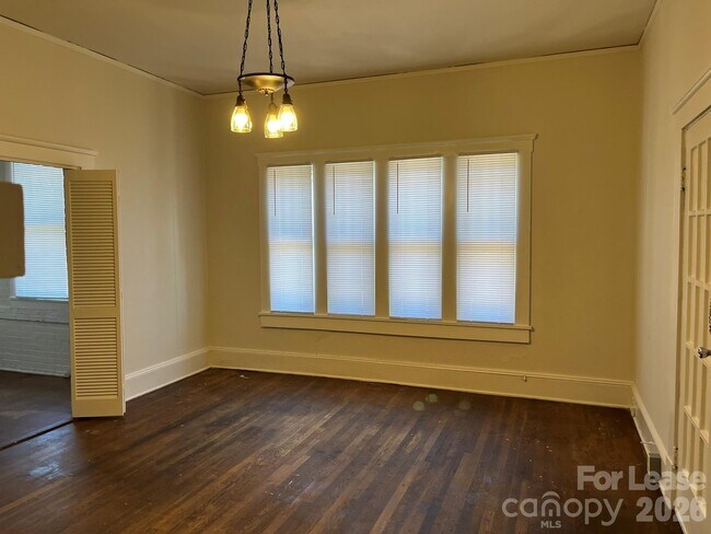 Foto del edificio - 215 N 3rd St