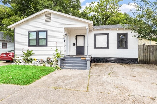 Building Photo - 406 Voorhies St