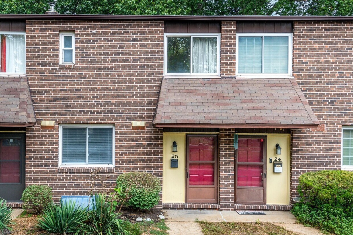 Foto principal - 25 Tower Hill Ct