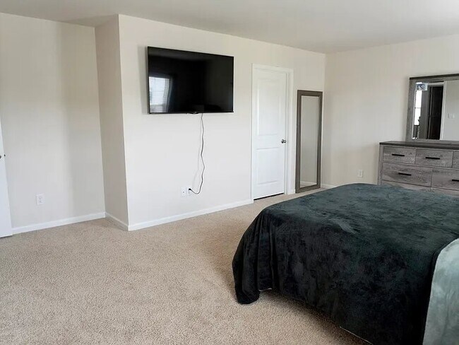 Building Photo - 4025 Topsail Trl