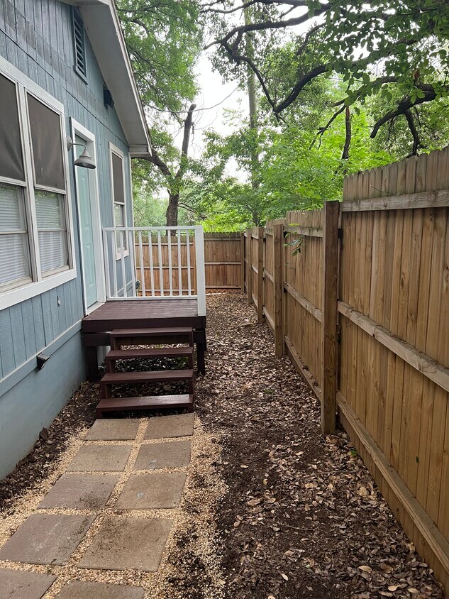 Primary Photo - 4500 Atlantis Dr