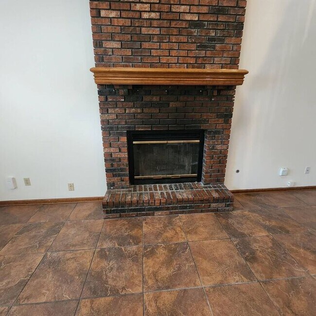Foto del edificio - New Price! 2 Bedroom, 1.5 Bathroom Duplex ...
