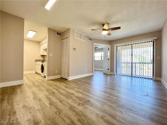 Building Photo - 5303 Summerlin Rd