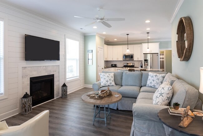 Photo - 402 27th St House