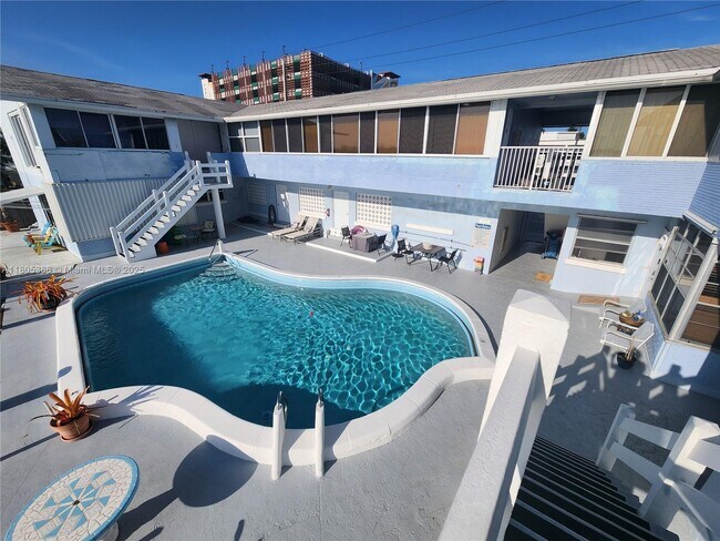 Foto del edificio - 2106 N Ocean Dr