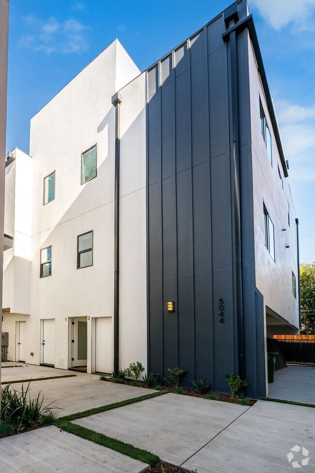 Building Photo - 5044 Laurel Canyon Blvd