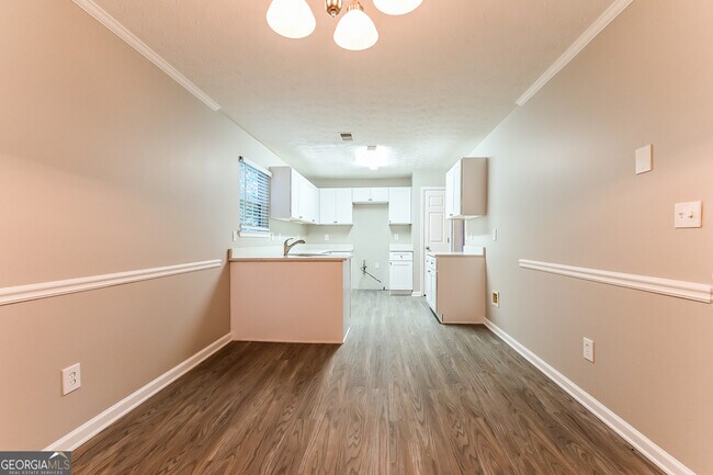 Foto del edificio - 2520 Lake Royale Dr