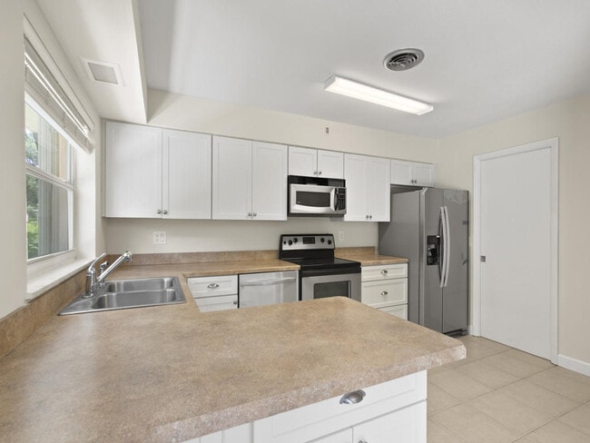 Foto del edificio - 956 Tulip Ln