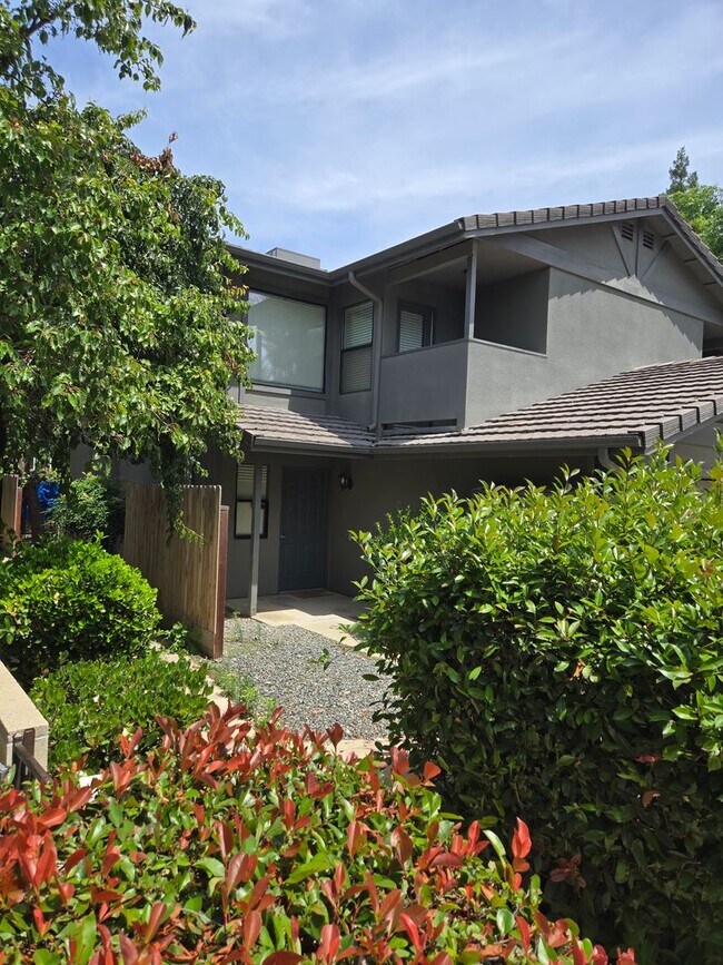 Foto del edificio - 4928 Westgate Ct
