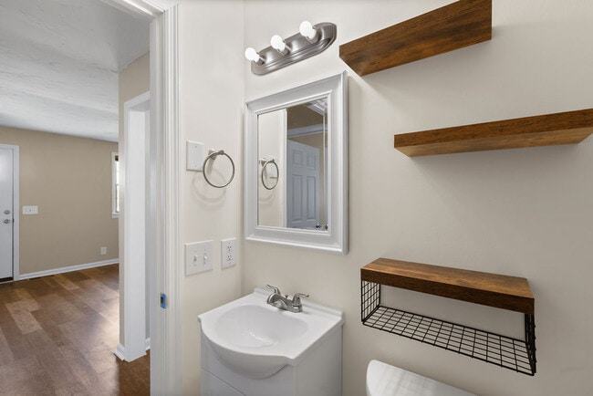 unidad de baño B - 335 Grace St