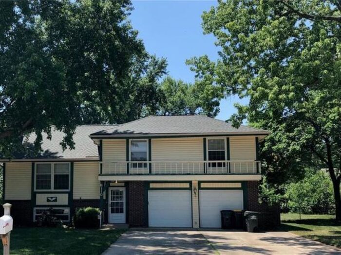 Foto principal - 6110 Hallet St