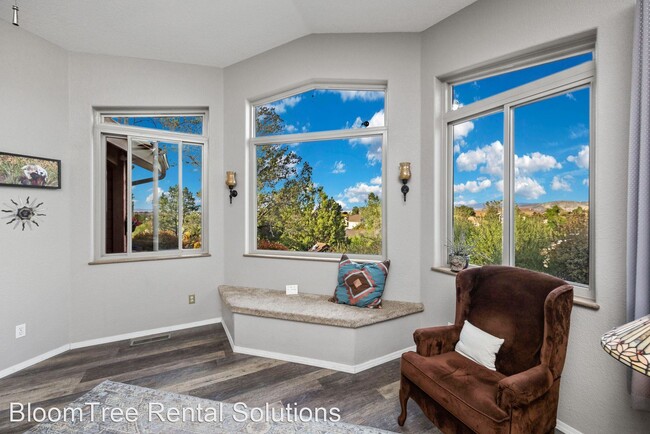 Building Photo - 4 br, 3 bath House - 1514 Eagle Crest Drive